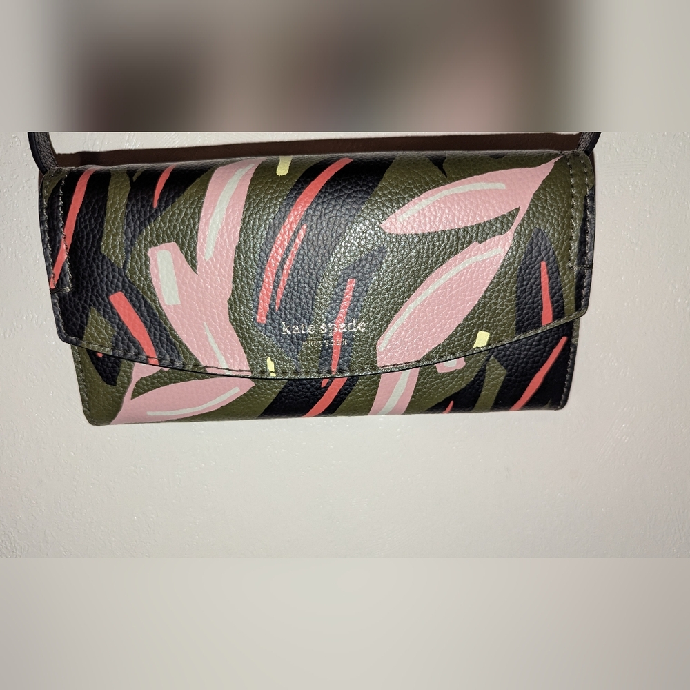 Kate Spade Eva Modern Feather Wallet On A Chain Green Multi EUC - Picture 4 of 12